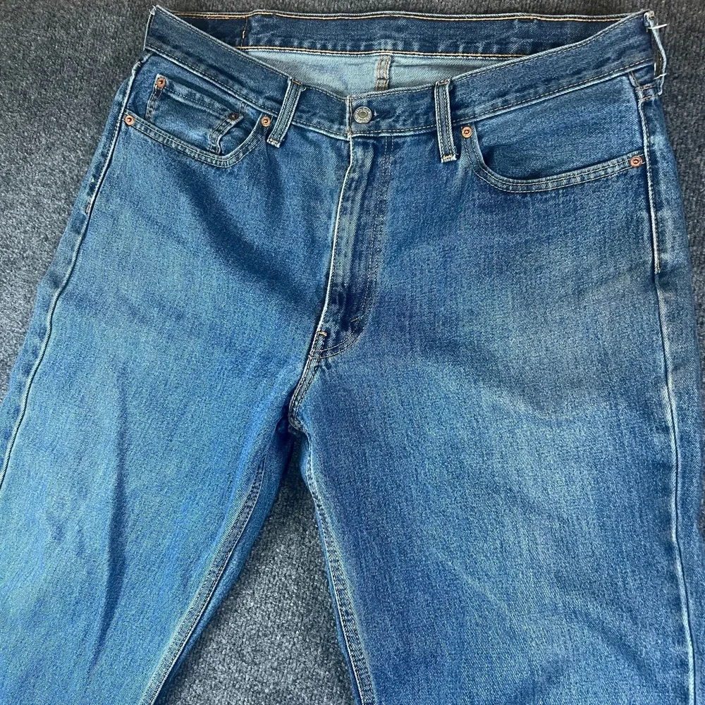 Levi's 550 Jeans Men 39x29.5 Blue Denim Cotton Straight Leg Mid Rise Relaxed Fit